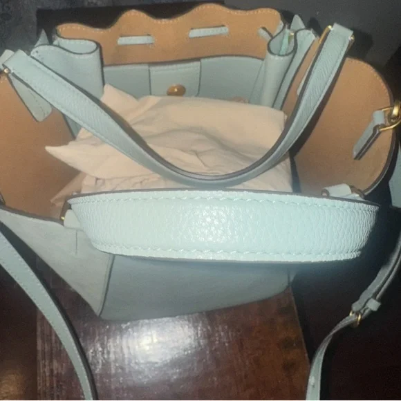 Tory Burch
McGraw Dragonfly Drawstring Bag - Picture 3 of 6